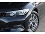 BMW 3-Serie Touring (g21) 330e 292PK AUTOMAAT SPORT LINE SHADOW LINE Live Cockpit Trekhaak | Navi | Leer | Sfeerverl. | Adapt.Cruise | Dab |