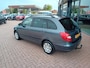 Skoda Fabia Combi 1.4-16V Ambiente, Airco, Elektrische ramen, Elektrische spiegels(verwarmbaar), Radio/CD/Aux, Cruise control, Bestuurderstoel in hoogte verstelbaar, Stuurwiel verstelbaar, Centrale vergrendeling met AB, Trekhaak, Originele NL auto, Goed onderhouden