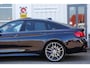 BMW 4-Serie Gran Coupe 440i 6 Cilinder 326PK M-Sport*NL-Auto*Perfect Onderh.*Dak/Carbon/H&K/ACC/HUD/360 Camera/Stoelverw./Elek. Klep/Keyless Entry+Go/Dodehoek/Rijstrook/LED/Memorie/DAB/Parkeersens.V+A/20 inch LM*