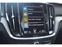 Volvo V60 Cross Country B5 AWD Pro | Massage | Tr.H | B&W | Panodak | Nw.Pr. 77.500!
