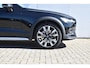 Volvo V60 Cross Country B5 AWD Pro | Massage | Tr.H | B&W | Panodak | Nw.Pr. 77.500!