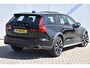 Volvo V60 Cross Country B5 AWD Pro | Massage | Tr.H | B&W | Panodak | Nw.Pr. 77.500!