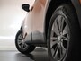 Peugeot e-2008 EV Active 50 kWh | 31.000km! | Navigatie | Apple Carplay/Android Auto | Parkeersensoren