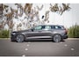 Volvo V60 T6 Plug-in hybrid AWD Ultimate Bright | Adaptieve Cruise Control | Massagestoelen | Stoelventilatie + verwarming | BLIS Dodehoek Detectie | Head-Up Display | Lederen Dashboard | Adaptieve LED koplampen