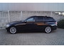 BMW 3-Serie Touring 318i Business Edition Autom 156PK Panodak Navi Camera LED Kopl Apple Carplay Clima 2x PDC LMV Trekh ENZ.