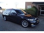 BMW 3-Serie Touring 318i Business Edition Autom 156PK Panodak Navi Camera LED Kopl Apple Carplay Clima 2x PDC LMV Trekh ENZ.