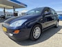 Ford Focus 1.6-16V Ghia, automaat, lederen interieur, airco, stoelverwarming, schuif-kanteldak af fabriek, hele nette auto, 20 jaar van 1 eigenaar geweest !!