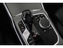 BMW 3-Serie 318i Business Edition (PANORAMADAK, PARKEERSENSOREN, STOELVERWARMING, NAVIGATIE, CAMERA, DEALER ONDERHOUDEN)