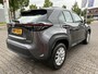 Toyota Yaris Cross HYBRID 115 STOEL/STUURVERW HEAD-UP EL-ACHTERKLEP KEYLESS LED NAVI LM-VELGEN