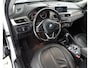 BMW X1 sDrive18i Harman Kardon-Leder elec koffer- elec stoelen met geheugen- keyless start- inst- HUD Leder bekleding- stoelverw- cruisec- multystuur- botswaarsch
