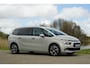 Citroën C4 Grand Picasso 1.2 130PK Shine | Sable | Panorama/Massagestoelen/Carplay/Camera/Trekhaak - Chique & Compleet!