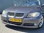 BMW 3-Serie Touring BJR 2006 330d 232 PK Executive STUURBEKR. / AIRCO / AUTOMAAT / TREKHAAK / NAVI / LEDEREN BEKLEDING