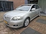 Toyota Avensis 2.0 VVTi Luna