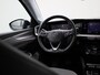 Opel Mokka-e Elegance 50-kWh 7.4kw bl. | ACHTERUITRIJCAMERA | APPLE CARPLAY - ANDROID AUTO | LANE ASSIST | NAVIGATIE | CLIMATE CONTROL | ADAPTIVE CRUISE CONTROL | PARKEERSENSOREN VOOR + ACHTER | LED VERLICHTING | LICHTMETALEN VELGEN |