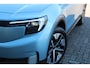 Ford Explorer Extended Range RWD 77kWh/286pk. Range 602km WLTP. Van €. 47650,- voor €. 39895,-. Fabr. garantie t/m 06-10-2028 ! Volautm. airco, elektr. achterklep, navigatie, stoel- en stuurwielverw., adaptieve cruise cntrl, lane- en side assist, 360gr. camera, LM wielen, etc