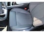 Ford Explorer Extended Range RWD 77kWh/286pk. Range 602km WLTP. Van €. 47650,- voor €. 39895,-. Fabr. garantie t/m 06-10-2028 ! Volautm. airco, elektr. achterklep, navigatie, stoel- en stuurwielverw., adaptieve cruise cntrl, lane- en side assist, 360gr. camera, LM wielen, etc