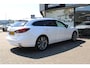 Mazda 6 Sportbreak 2.5 SkyActiv-G 194 Signature Automaat, Leder, Bose, Apple Carplay, LMV 19 Inch, HUD, Adap. Cruise, LKA, Stoelverwarming, Stoelverkoeling, Stuurverwarming, Navi, 360 Camera, Clima, PDC