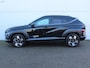 Hyundai Kona 1.6 GDI HEV Premium / Stoelverwarming & Verkoeling / Navigatie + Apple Carplay/Android Auto / Cruise Control Adaptief / Bose / Lederen Bekleding /