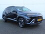 Hyundai Kona 1.6 GDI HEV Premium / Stoelverwarming & Verkoeling / Navigatie + Apple Carplay/Android Auto / Cruise Control Adaptief / Bose / Lederen Bekleding /