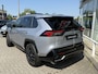 Toyota RAV4 2.5 Hybrid AWD GR SPORT | Sportief en luxe | JBL Premium audio | Dodehoekdetectie | Rondomzicht camera | Parkeersensoren | Kunstlederen/alcantara bekleding | Keyless | 19" LM velgen met sierstreep |