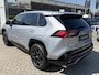 Toyota RAV4 2.5 Hybrid AWD GR SPORT | Sportief en luxe | JBL Premium audio | Dodehoekdetectie | Rondomzicht camera | Parkeersensoren | Kunstlederen/alcantara bekleding | Keyless | 19" LM velgen met sierstreep |