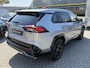 Toyota RAV4 2.5 Hybrid AWD GR SPORT | Sportief en luxe | JBL Premium audio | Dodehoekdetectie | Rondomzicht camera | Parkeersensoren | Kunstlederen/alcantara bekleding | Keyless | 19" LM velgen met sierstreep |
