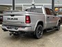 Dodge Ram 1500 3.0L 6-Cilinder Laramie Night Premium | ALL-IN: KLEP, SPATLAPPEN EN HOOD DEFLECTOR | 14,4 scherm + 10.2 inch passagiersscherm | Incl. LPG en trekhaak | Luchtvering