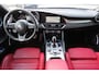 Alfa Romeo Giulia 2.0 T Veloce AWD | Automaat | Schakelflippers | Stoelverwarming | Camera | Parkeersensoren