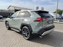 Toyota RAV4 Adventure , JBL Premium audio ,Stoel- & stuurwiel verwarming , Elek. Achterklep ,Elek. Inklapbare buitenspiegels , Autom. Dimmende binnenspiegel , Keyless , Treeplanken