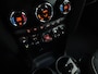MINI One Mini 5 door NAVIGATIE | LICHTMETALEN VELGEN | CLIMA | PDC | BLUETOOTH | VOORUIT & ACHTERUIT VERWARMING |