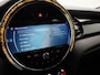MINI One Mini 5 door NAVIGATIE | LICHTMETALEN VELGEN | CLIMA | PDC | BLUETOOTH | VOORUIT & ACHTERUIT VERWARMING |