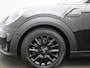 MINI One Mini 5 door NAVIGATIE | LICHTMETALEN VELGEN | CLIMA | PDC | BLUETOOTH | VOORUIT & ACHTERUIT VERWARMING |