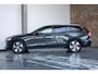 Volvo V60 Cross Country T5 Automaat AWD Pro | 1ste eigenaar | Dealeronderhouden | Harman Kardon premium audio| Adaptive cruise control | Stoelverwarming | Volvo on Call | Parkeerverwarming | Driver Alert Systeem | Schuif/kanteldak | Parkeercamera | Parkeersensoren voor + achter |
