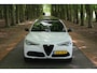 Alfa Romeo Stelvio 2.0 T AWD 280PK VELOCE | PANODAK | MEMORY SEATS | BOMVOL! | EL. ACHTERKLEP | ADAPTIVE CRUISE | STOELVERWARMING | CAMERA | PARK SENS V+A | DEALER ONDERHOUDEN!
