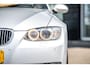 BMW 3-Serie Cabrio 325i I Leder I Sportstoelen I Climate I Cruise I Stoelverwarming / Xenon)