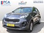 Kia Sportage PARELTJE * 1.6 GDI DynamicLine 130 Pk Benzine 4-Cilinders met 1.400 Kg Trekvermogen. * Navigatie * Trekhaak * DAB Radio * Achteruitrij Camera * Climate & Cruise Control * Hoge Zit *** Zéér nette Automobiel *** Vingerhoets: Vierde Generatie Eersteklas Service !