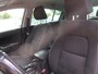 Kia Sportage PARELTJE * 1.6 GDI DynamicLine 130 Pk Benzine 4-Cilinders met 1.400 Kg Trekvermogen. * Navigatie * Trekhaak * DAB Radio * Achteruitrij Camera * Climate & Cruise Control * Hoge Zit *** Zéér nette Automobiel *** Vingerhoets: Vierde Generatie Eersteklas Service !