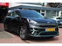 Kia e-Niro 64kWh *Dynamic* Facelift | SOH 100% | 3-Fase | Trekhaak | Carplay | Half-Leder | Camera | Adaptive Cruise & Climate Control | Orig. NL | Keyless |