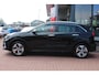 Kia e-Niro 64kWh *Dynamic* Facelift | SOH 100% | 3-Fase | Trekhaak | Carplay | Half-Leder | Camera | Adaptive Cruise & Climate Control | Orig. NL | Keyless |