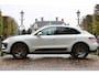 Porsche Macan 2.0 T | SPORTCHRONO | 21" 911 TURBO DESIGN VELGEN | LEDER | MEMORY SEATS | STOELVERWARMING | APPLE CARPLAY & ANDROUD AUTO | CAMERA | BLIS | LIJN DETECTIE | FULL LED | PERFECTE STAAT!