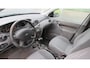 Ford Focus 1.6-16V Ghia AUTOMAAT MET GASPEDAAL en  RUITENWISSER AANPASSING,BEDIENING LINKS OF RECHTS.