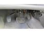 Ford Focus 1.6-16V Ghia AUTOMAAT MET GASPEDAAL en  RUITENWISSER AANPASSING,BEDIENING LINKS OF RECHTS.