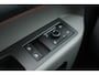 Volkswagen ID. Buzz Pro 86 kWh LWB 7p. | Camera | Adapt. Cruise | Stoel- Stuurverw. | Navi |