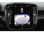 Volvo XC40 Single Motor Extended Range Plus 82 kWh | Google services | Achteruitrijcamera | Semi elektrische trekhaak | DAB radio | Draadloze telefoon lader | Elektrische bedienbare achterklep | Adaptieve cruise control