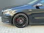 Mercedes-Benz A-klasse 180 CDI Amg uitvoering 18 inch airco zwart