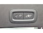 Volvo XC40 2.0 B3 Plus Dark - Stoelverwarming - Stuurverwarming - Harman Kardon Audio - Camera achter - Metallic lak