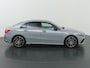 Mercedes-Benz A-klasse 180 Business Solution AMG | Night edition | Panoramadak | Memory stoelen | Head-up display | Stoelverwarming | Dodehoekassistent | AMG Line Plus