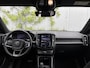 Volvo XC40 Recharge Core 70 kWh | Trekhaak | Achteruitrijcamera | Navigatie | Parkeersensoren voor + achter | Apple Carplay / Android Auto | Climate control | All season banden | LED koplampen |