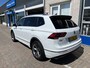 Volkswagen Tiguan Allspace 1.5 TSI 2x R-Line 7p. / AUTOMAAT/ 7-PERSOONS/ LEER/ CAMERA/ PARK. SENSOREN V+A/ TREKHAAK/ APP-CONNECT/ STOEL VERWARM./ KEYLESS/ VIRTUAL COCKPIT/ ELEK. ACHTERKLEP/ LED/ NAVI/ CLIMA/ DAB/ ACC/ 19" LMV