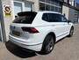Volkswagen Tiguan Allspace 1.5 TSI 2x R-Line 7p. / AUTOMAAT/ 7-PERSOONS/ LEER/ CAMERA/ PARK. SENSOREN V+A/ TREKHAAK/ APP-CONNECT/ STOEL VERWARM./ KEYLESS/ VIRTUAL COCKPIT/ ELEK. ACHTERKLEP/ LED/ NAVI/ CLIMA/ DAB/ ACC/ 19" LMV
